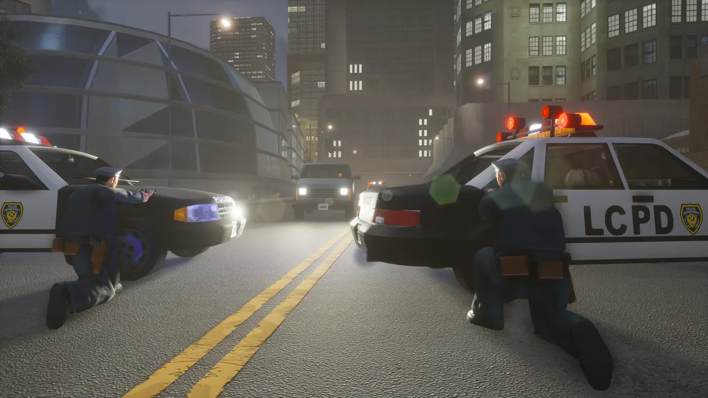 Deux policiers du LCPD accroupis derrière leurs voitures de patrouille, pistolet au poing, dans une rue du centre de Liberty City au crépuscule avec gratte-ciels en arrière-plan