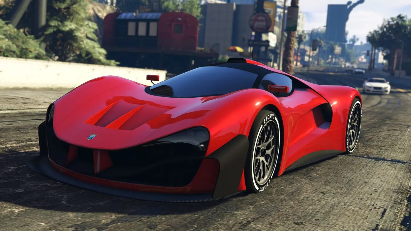 Supercar rouge à l'arrêt dans une rue ensoleillée de Los Santos dans GTA 5, les palmiers et les immeubles du quartier en arrière-plan